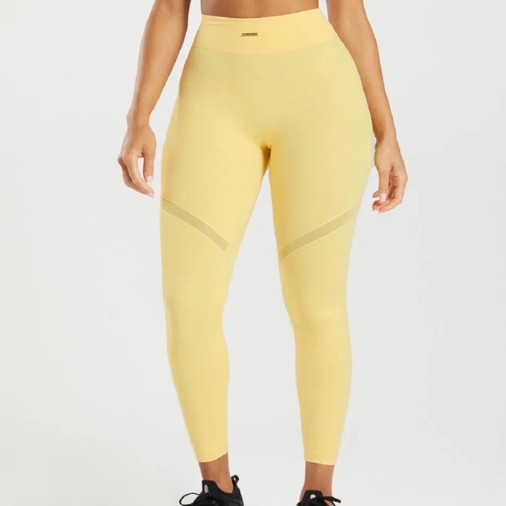 Whitney Simmons Gymshark Leggings Pollen